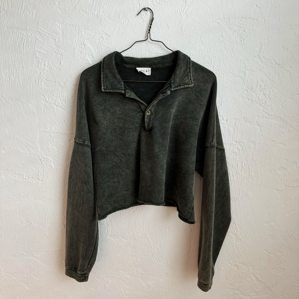 SOLAÍ cropped oversized quarter button sweater
